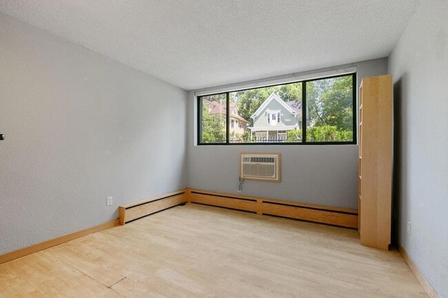 Building Photo - 2530 1st Ave S