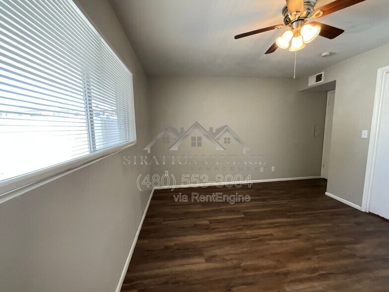 Building Photo - 810 E Colter St