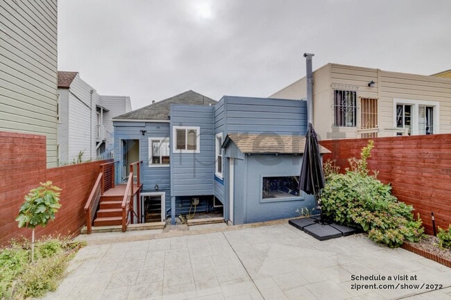 Building Photo - 786 42nd Ave