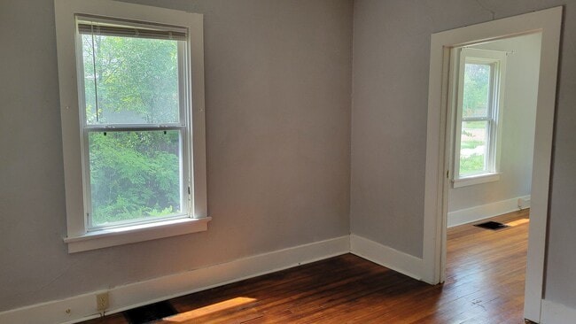 Building Photo - Ranch Style Home in Downtown! - MileStone RES