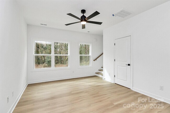 Building Photo - 3940 Hager Dr