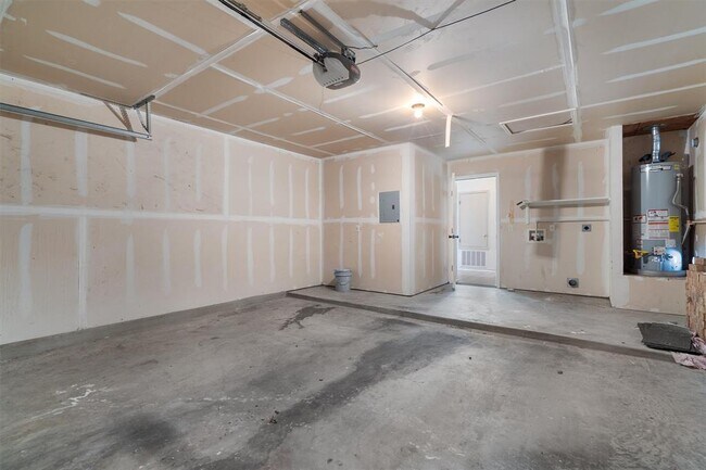 Building Photo - 16225 Hamilton Point Cir