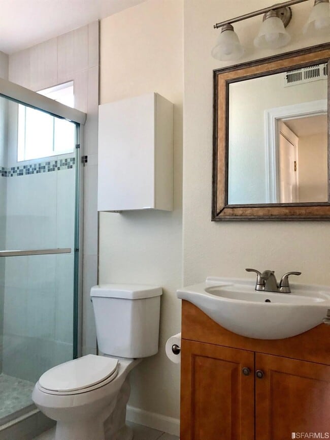 Building Photo - 744 Clementina St