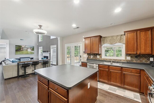 Building Photo - 5839 Buckner Creek Dr SE
