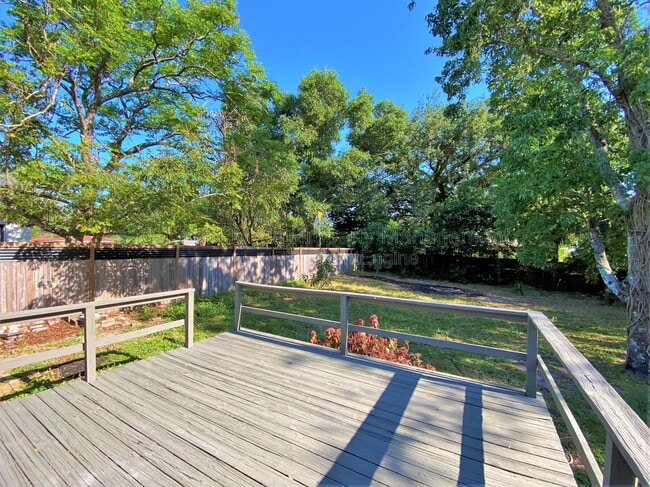 Building Photo - 256 E Crystal Lake St