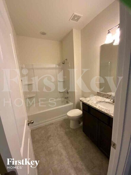 Building Photo - 447 Stonefield Cir