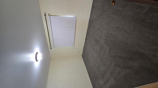 Building Photo - 10806 N 110th Dr