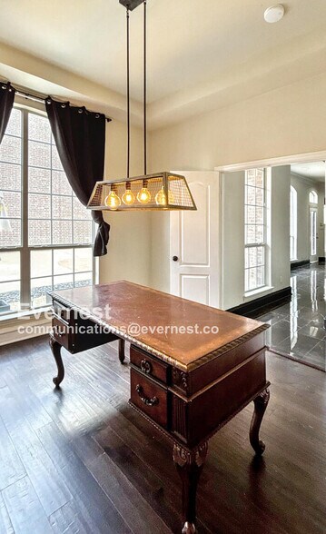 Building Photo - 4633 San Marcos Way