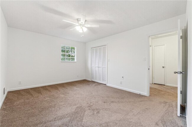 Building Photo - 155 Rockfort Ct