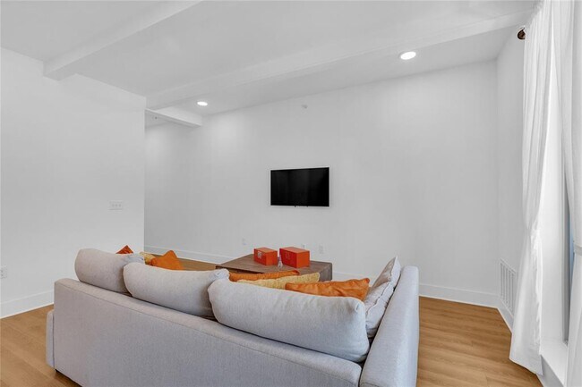 Building Photo - 4704 Sunset Trail