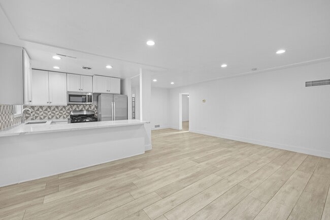Building Photo - 6306 Connie Dr