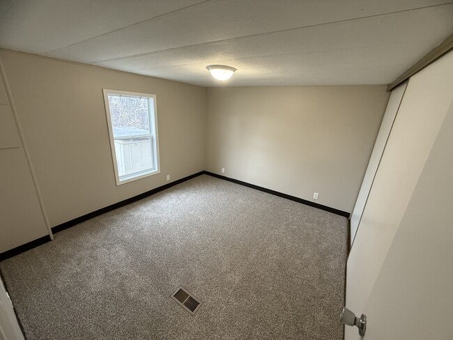 Building Photo - 310 S 11th St