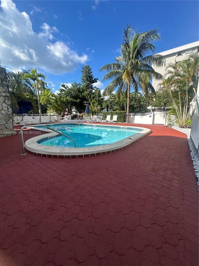 Building Photo - 1075 93rd St