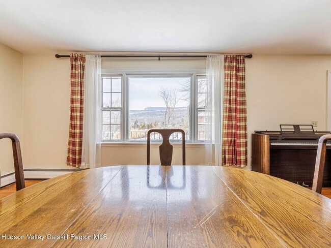 Building Photo - 11 Julia Ave