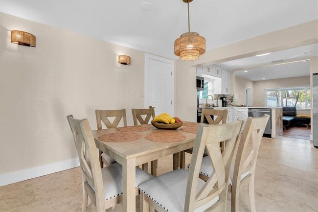 Building Photo - 518 77th Ave