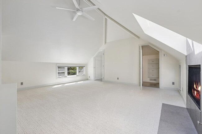 Building Photo - Beautifully Appointed Atherton Estate with Pool & Outdoor Entertaining