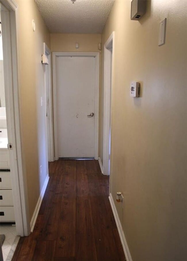 Building Photo - Comfortable Ranch home in a quiet community!