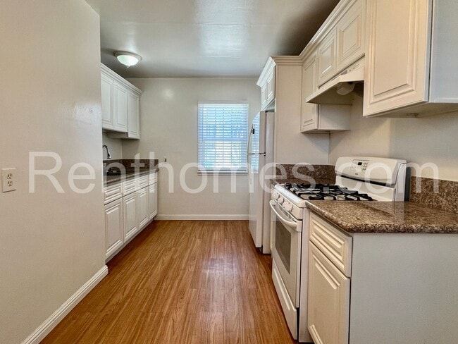 Building Photo - 3821 Meade Ave