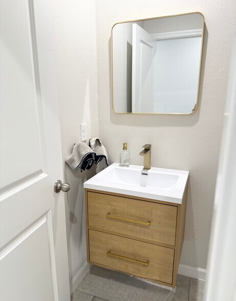 Building Photo - 12172 Grizzly Ln