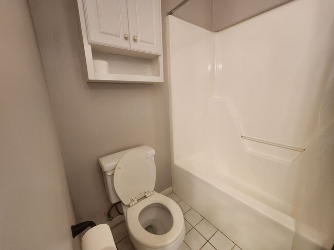 Building Photo - 6523 Fairfax Way