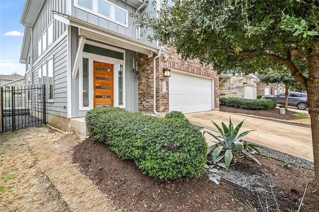 Building Photo - 2205 Capulet St