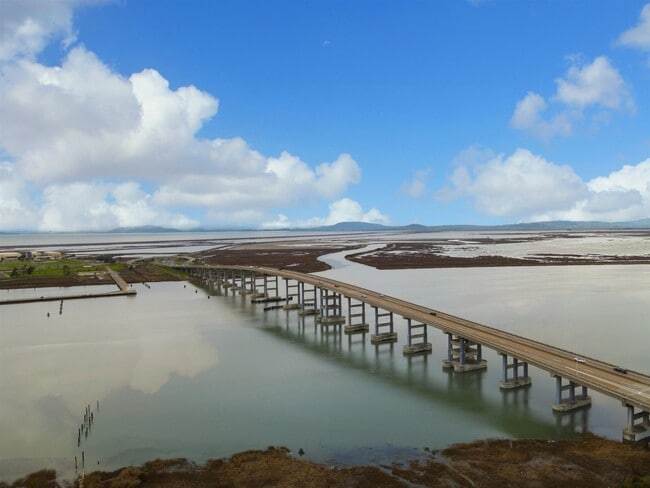 Building Photo - 165 Lighthouse Dr