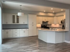 Building Photo - 3/2.5 Condo in Ridgemark with Fireplace and A/C