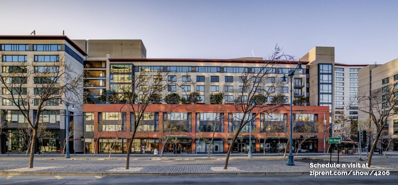 Building Photo - 260 King St