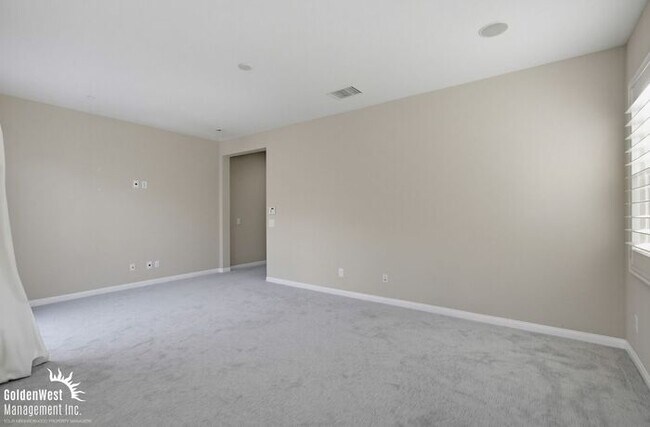 Building Photo - Beautifully Appointed 5Bdm 4Ba Home Located in San Marcos!