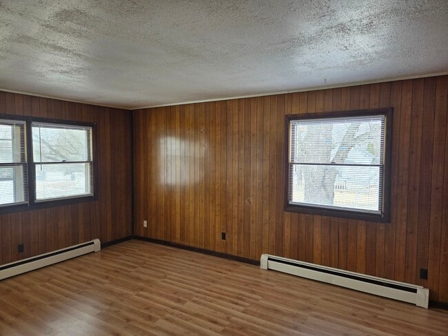 Building Photo - 582 Lincoln St