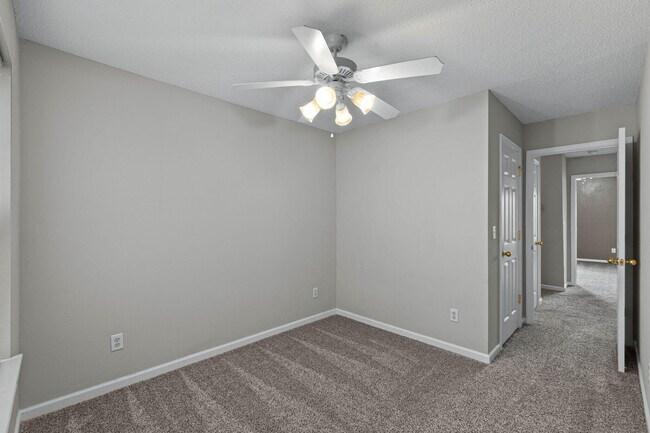 Building Photo - 266 Swaying Pine Ct