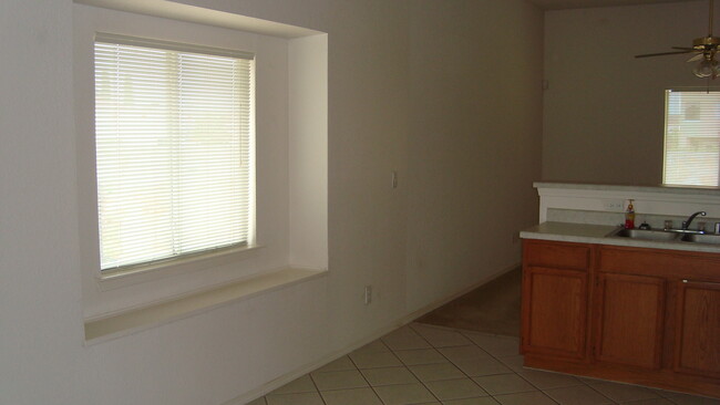 Building Photo - West El Paso 4 bed refrig A/C Home