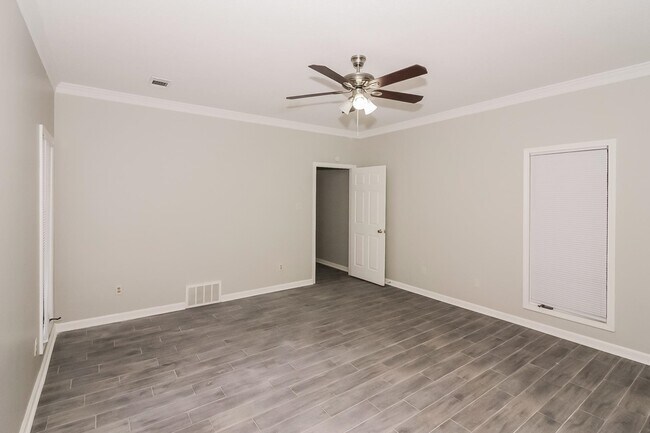 Building Photo - 4237 Monterey Dr