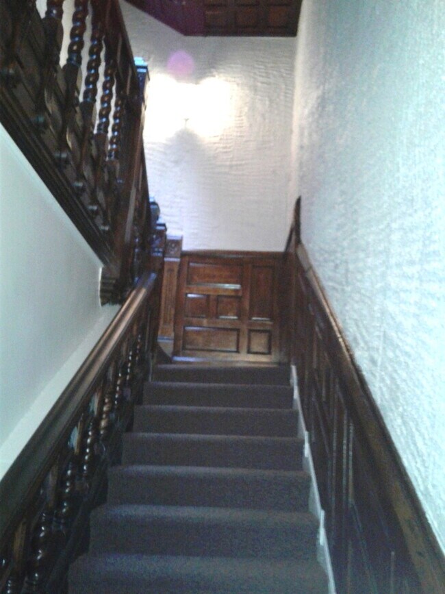 Building Photo - 3316 S Calumet Ave