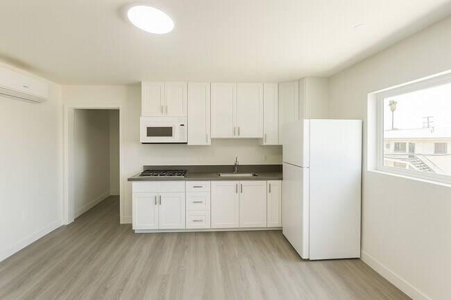 Primary Photo - 11201 S Main St