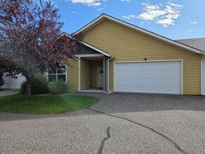 Building Photo - 16 Voyager Ln