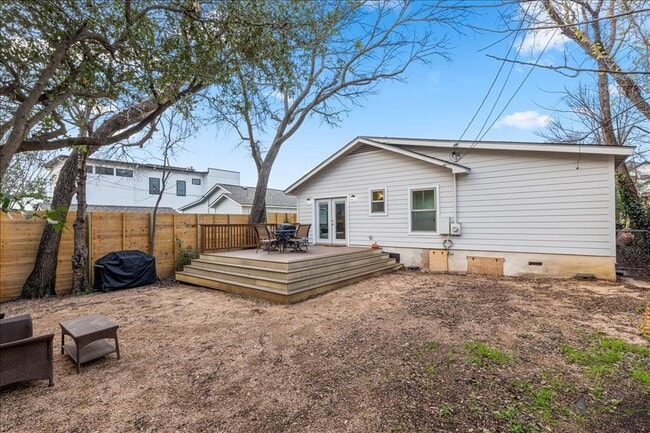 Building Photo - 3007 E 18th St