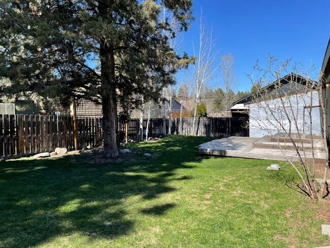 Building Photo - Cute Home in SW Bend