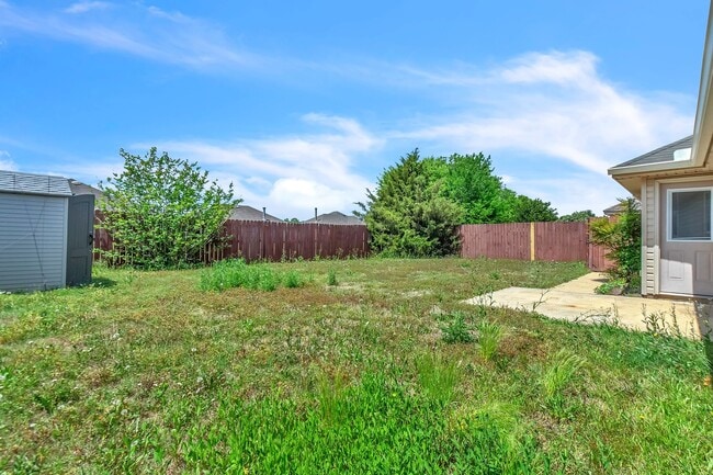 Building Photo - ** 3 Bed 2 Bath located in Cotton Lakes ** Call 334-366-9198 to schedule a self tour