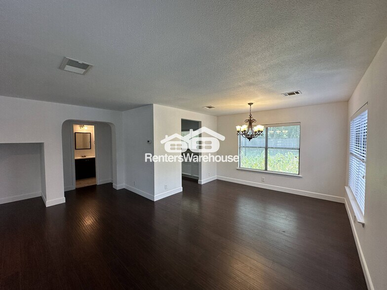 Building Photo - 1305 Bradbury Ln