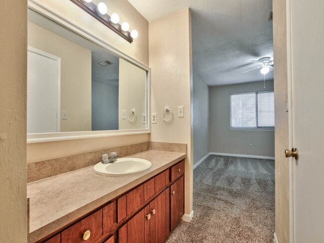 Building Photo - 3208 Ginger Dr