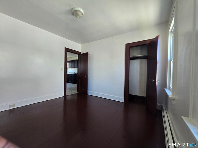 Building Photo - 125 Hollister Ave