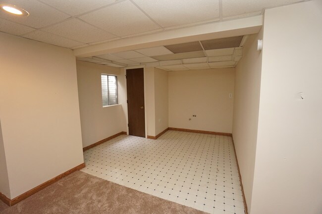 Building Photo - 455 Village Creek Dr