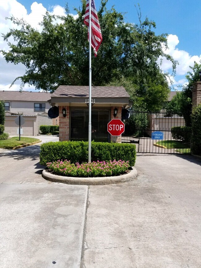 Building Photo - 1201 McDuffie St