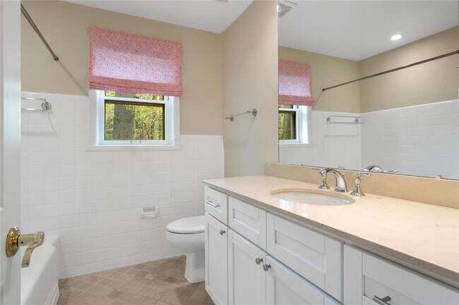 Building Photo - 101 Graybridge Rd