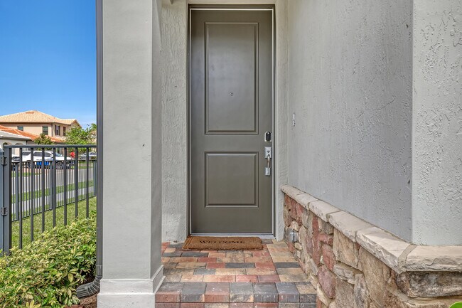 Building Photo - 4740 Chantilly Rd