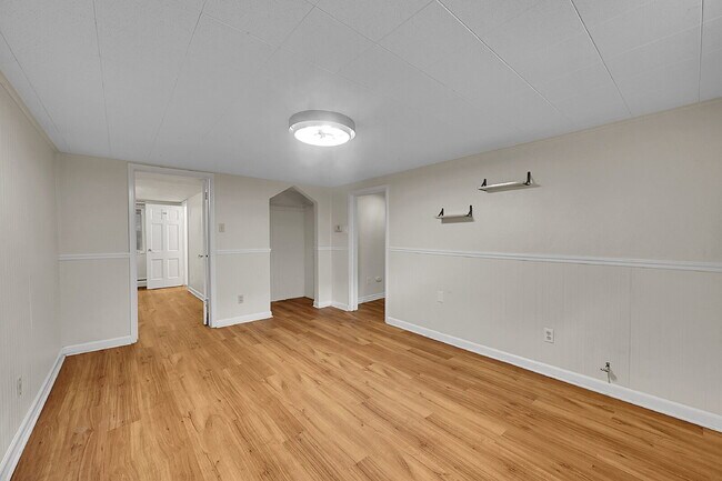 Building Photo - $3,195, 3-bed, 3-bath located in Denver wi...