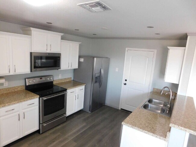 Building Photo - 6131 Southern Vis