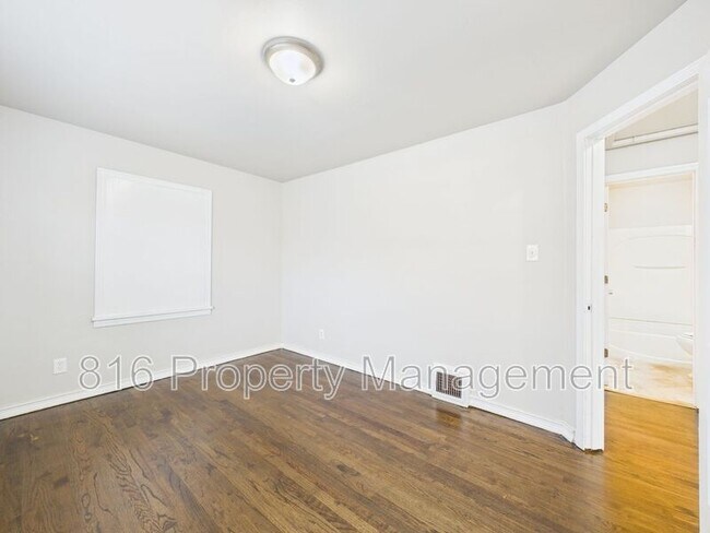 Building Photo - 4036 Cleveland Ave.