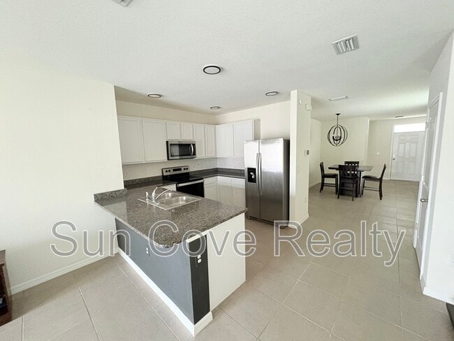 Building Photo - 3180 Suncoast Plains Dr